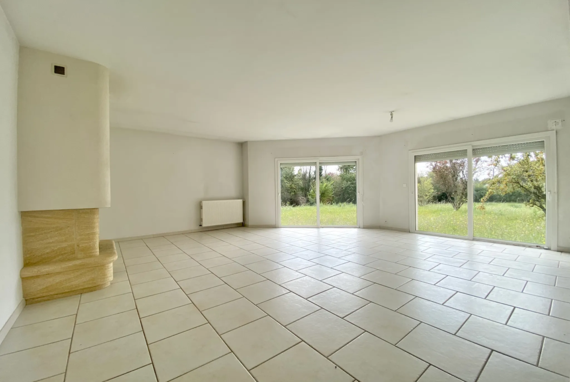 Maison plain-pied à vendre à Vierzon - 128.78 m² arboré 