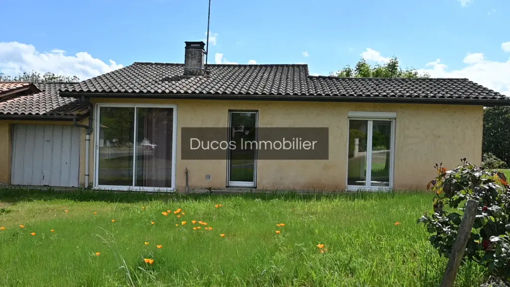 Maison accessible à Lamothe-Landerron, 132500 €