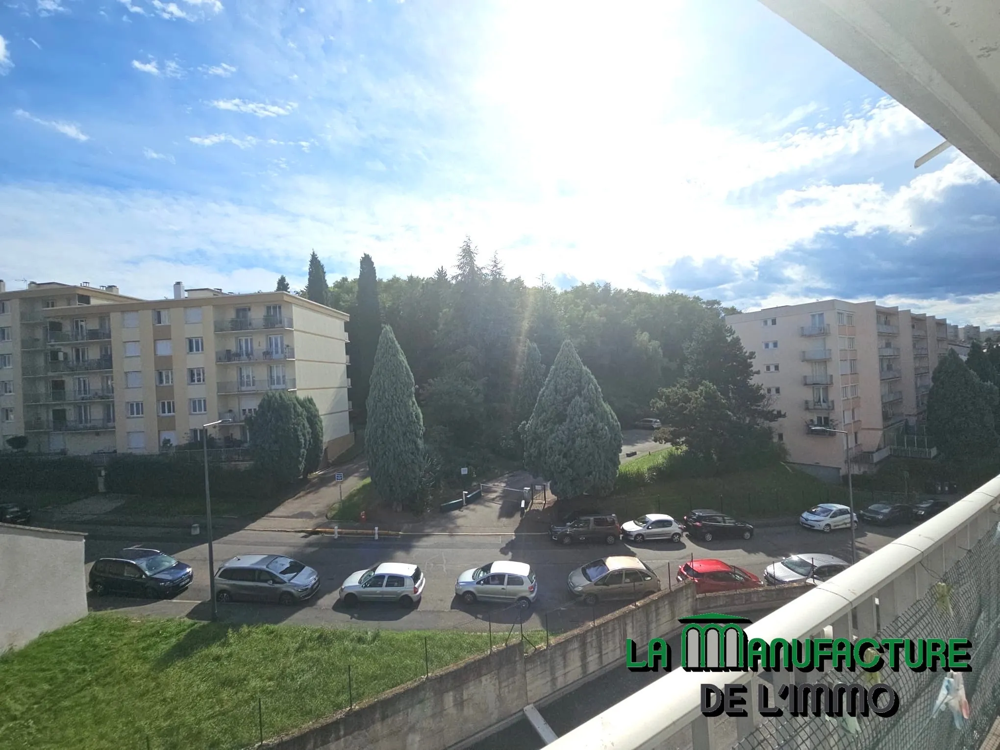 Appartement F3 traversant avec deux balcons à Saint-Étienne - Monthieu 