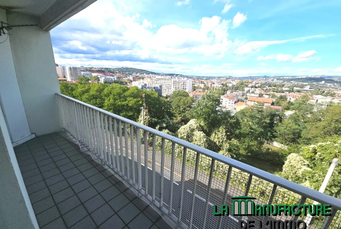 Appartement F3 traversant avec balcon à Saint-Étienne 