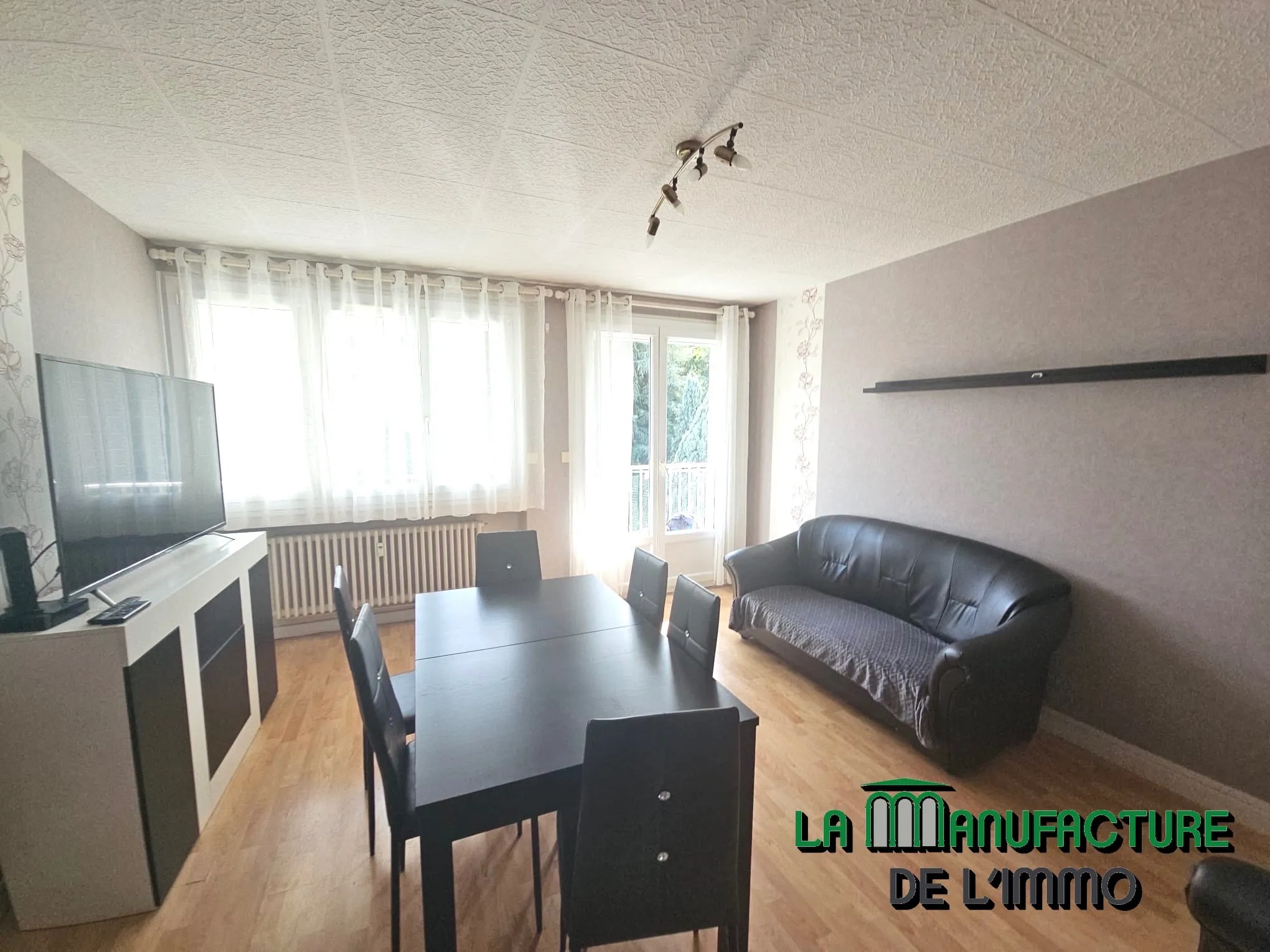 Appartement F3 traversant avec balcon à Saint-Étienne 