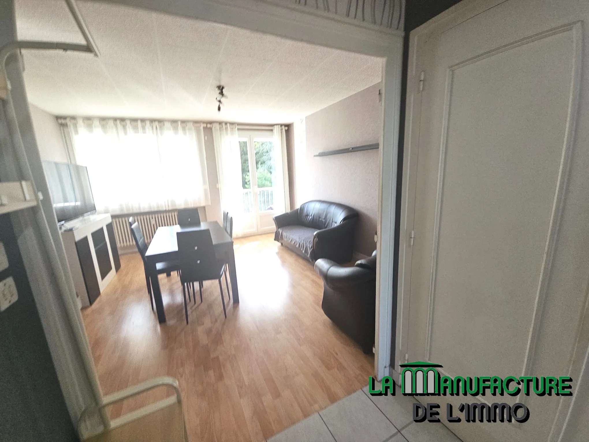 Appartement F3 traversant avec deux balcons à Saint-Étienne - Monthieu 