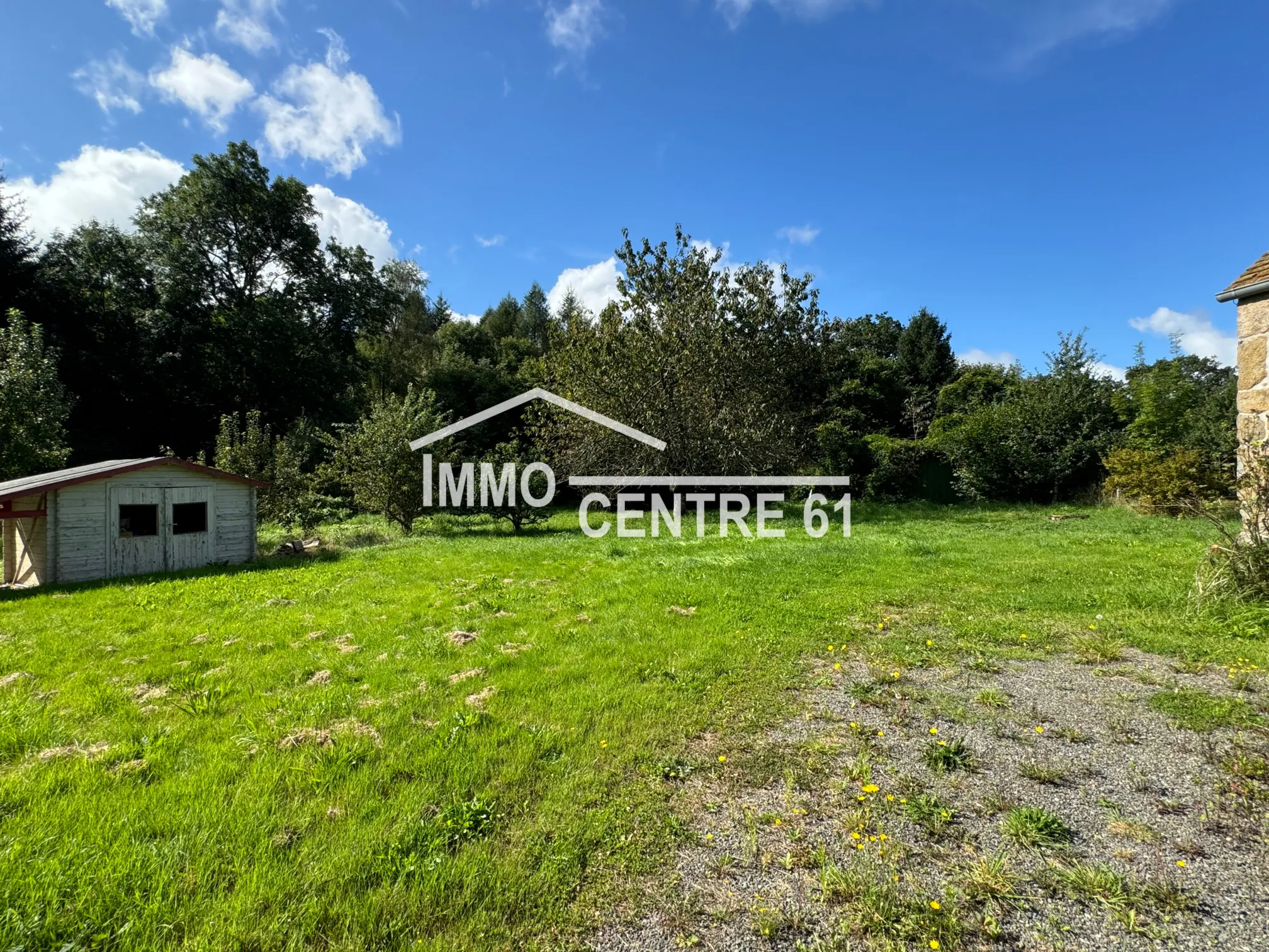 Maison de campagne à Carrouges sur 1725 m² de terrain 