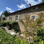 À vendre : Ancien presbytère rénové à Curvalle