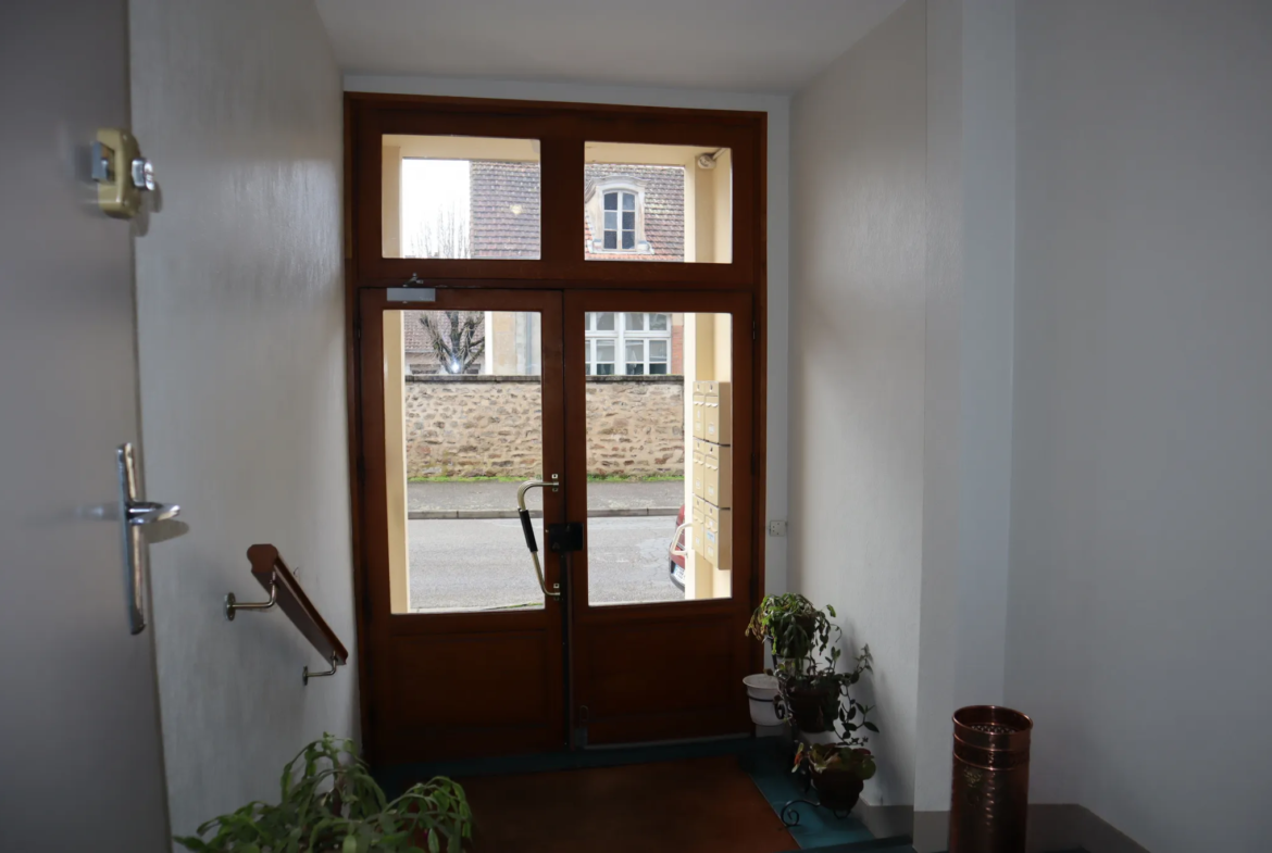 Appartement lumineux à vendre en centre-ville d'Autun 