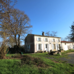 Maison 3 chambres avec jardin, atelier et garage à Saint-Savinien, DPE B