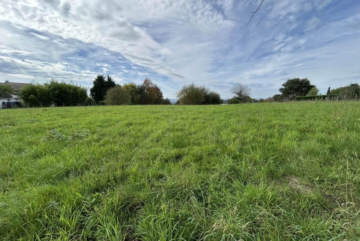 Terrain à bâtir à vendre à Donzenac en Corrèze 