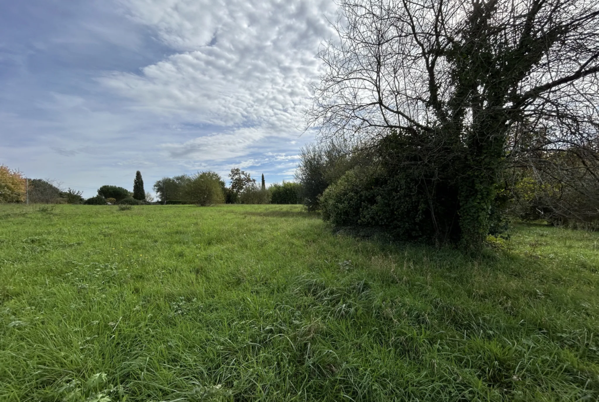 Terrain à bâtir à vendre à Donzenac en Corrèze 