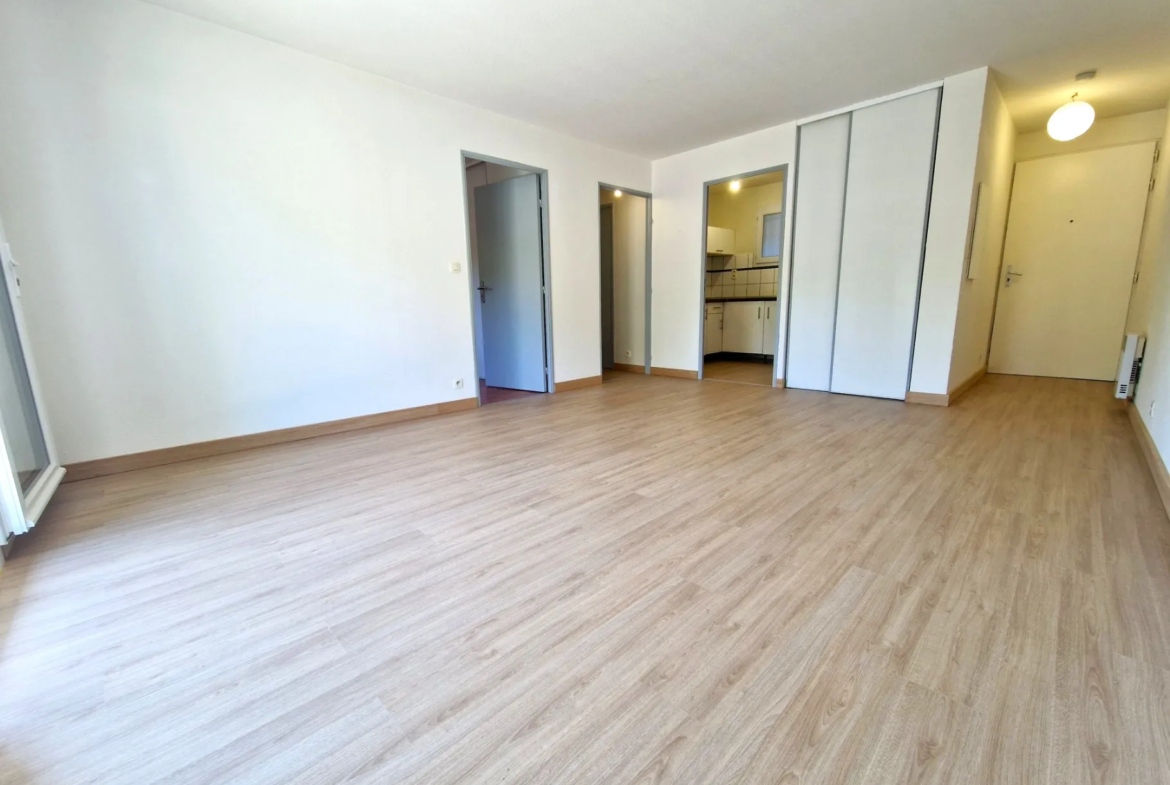 Appartement T2 de 47 m2 à vendre à Cambo les Bains avec parking 