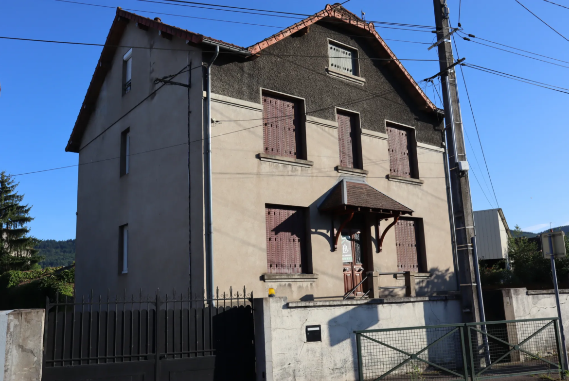 Maison avec deux appartements à vendre à Autun 