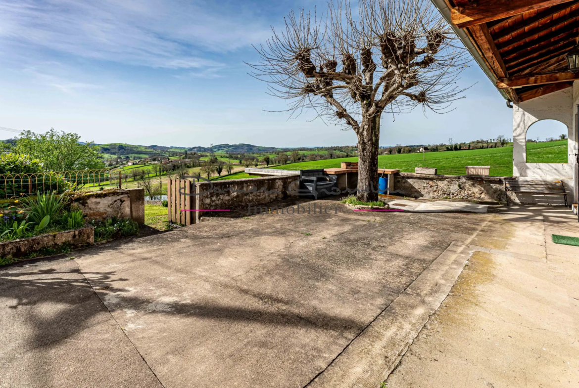 Grande maison avec terrain à Amplepuis 