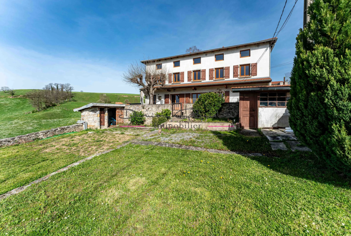 Grande maison avec terrain à Amplepuis 