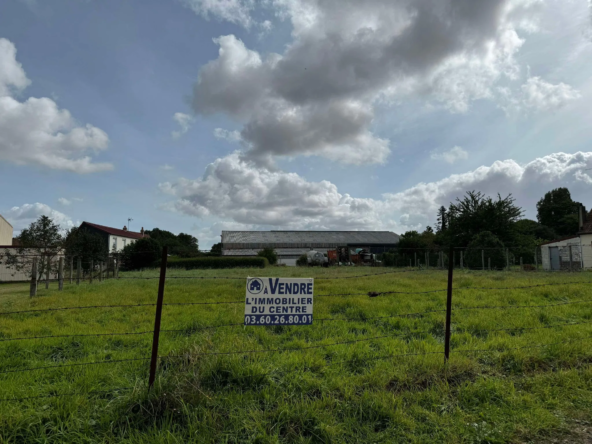 Terrain à bâtir non viabilisé à Crécy en Ponthieu, 1031 m²