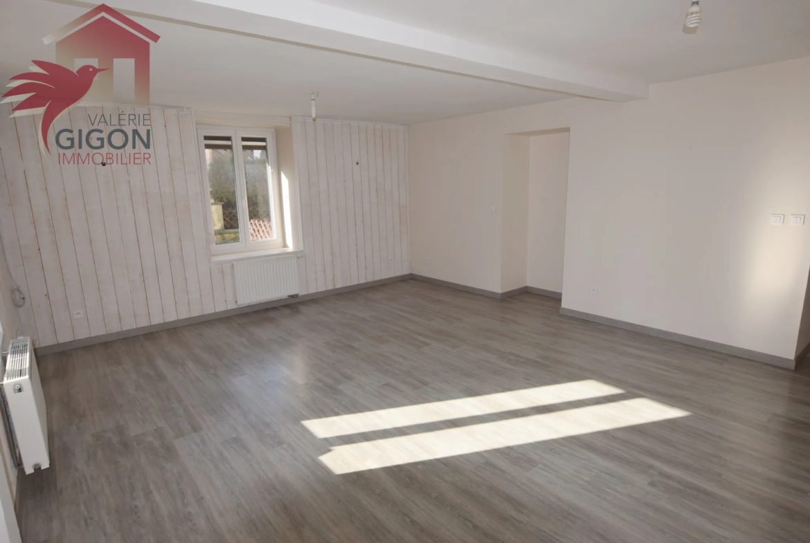 Appartement triplex F7 indépendant de 170 m2 à Voujeaucourt 