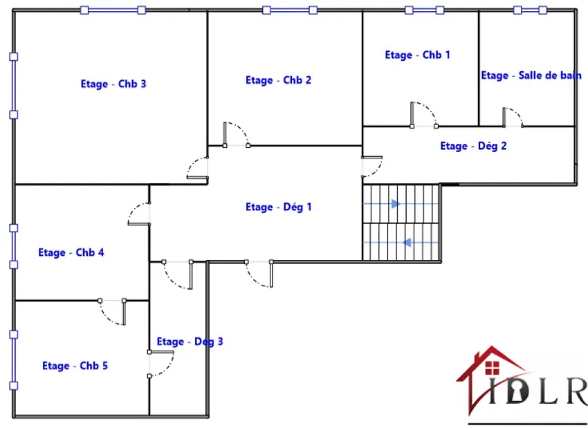 Maison de 258 m2 avec garages de 200 m2 à Laferté sur Amance 