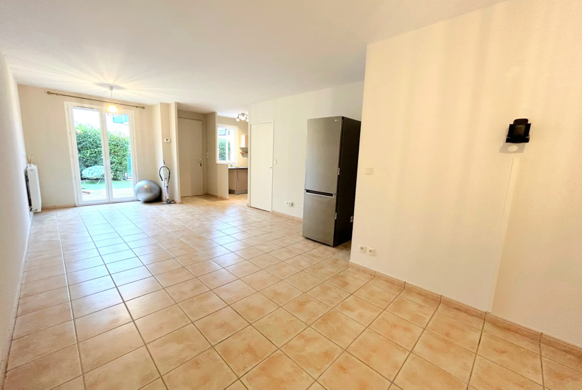 À vendre : Bel appartement F2 avec grand jardin à Saint-Genest-Lerpt 