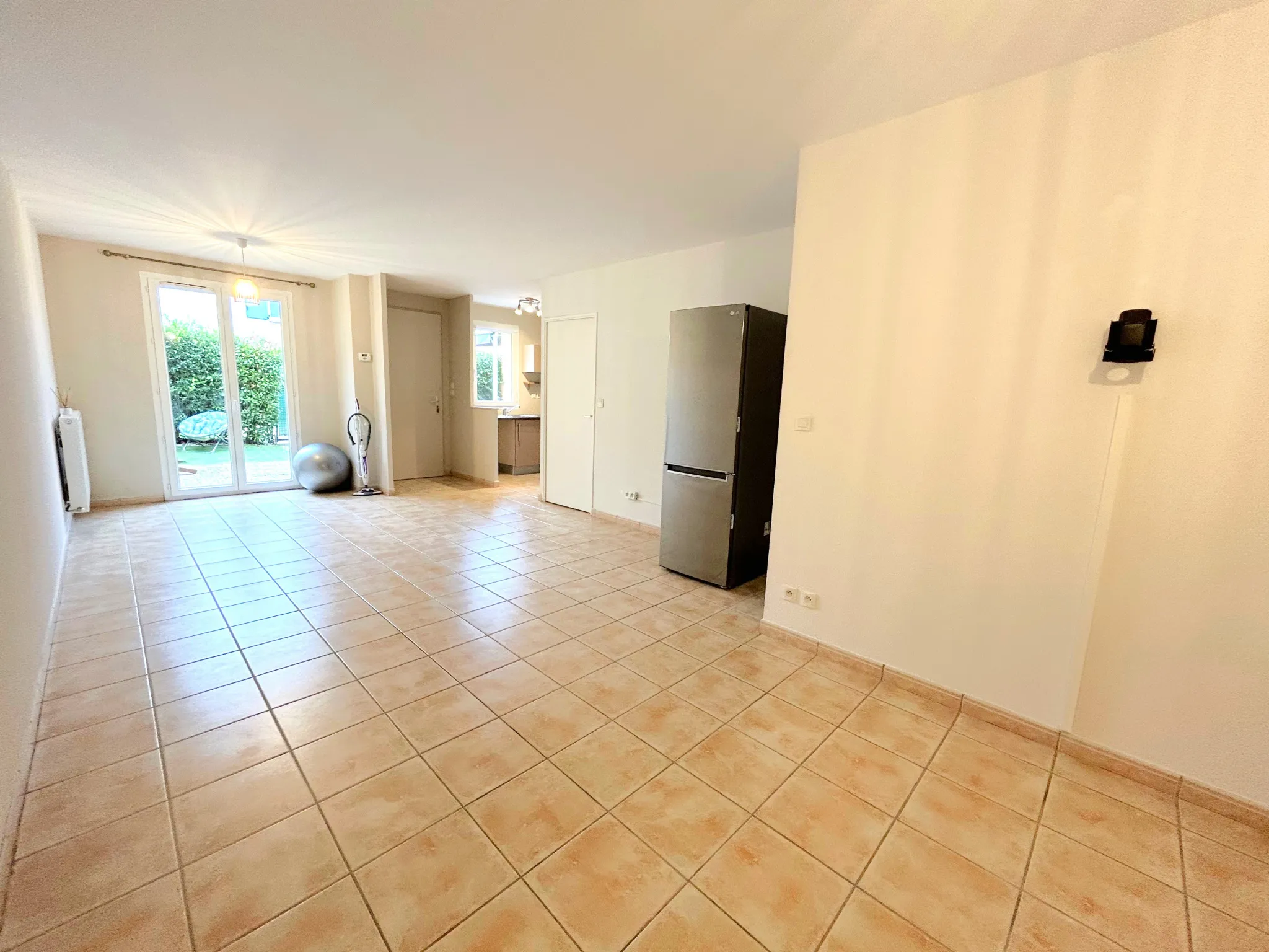 À vendre : Bel appartement F2 avec grand jardin à Saint-Genest-Lerpt 