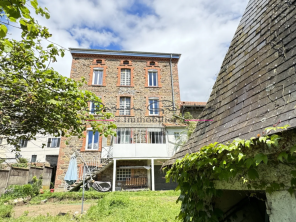 Maison en Pierre de 155 m² à Amplepuis - Idéale pour Famille