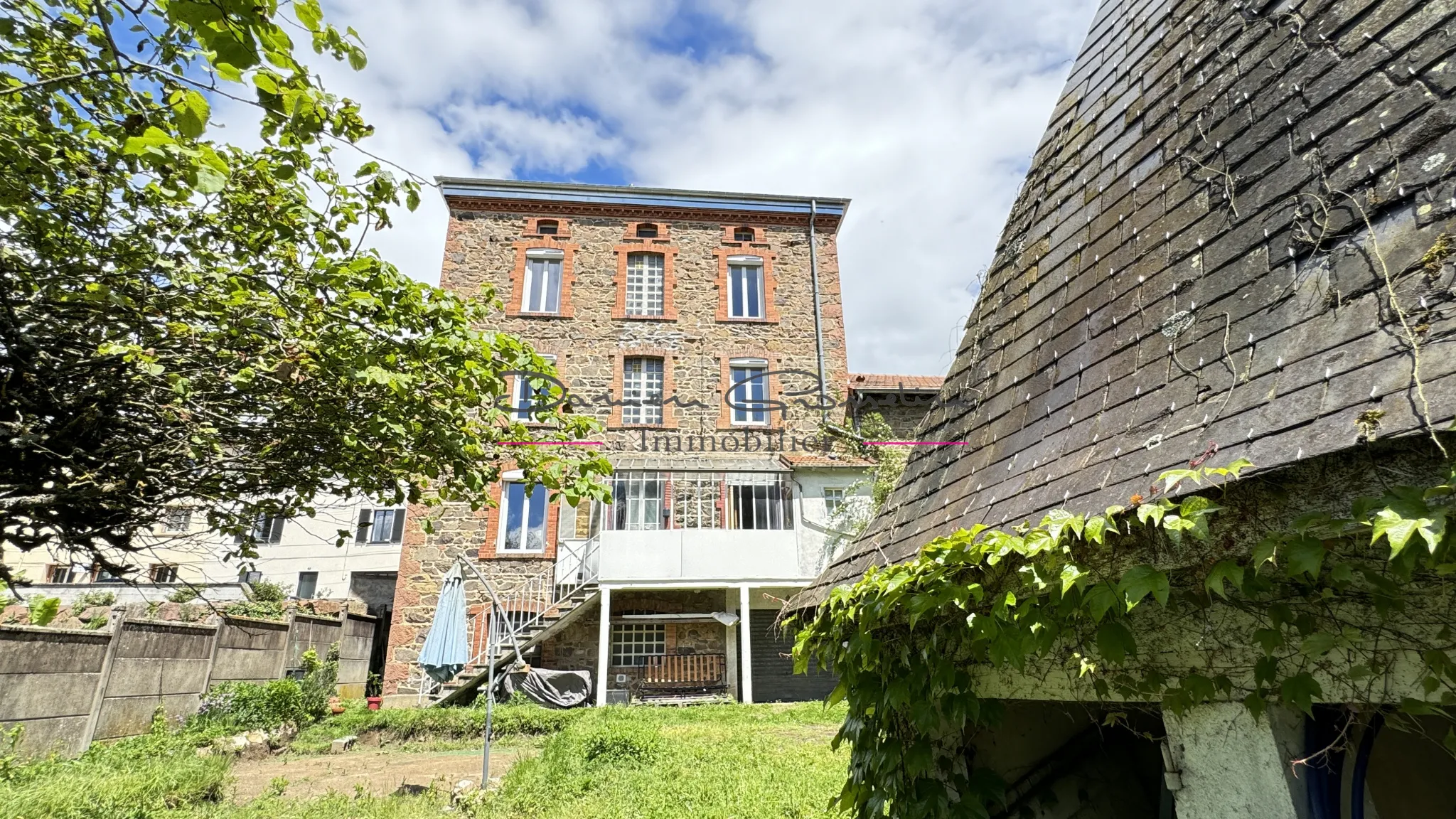 Maison en Pierre de 155 m² à Amplepuis - Idéale pour Famille 