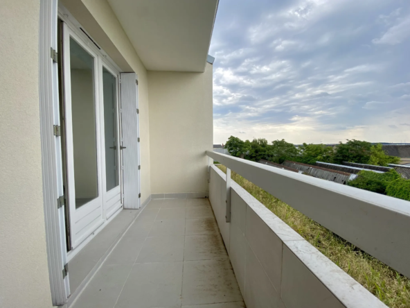 Appartement 3 pièces avec balcon en résidence sécurisée - Vierzon