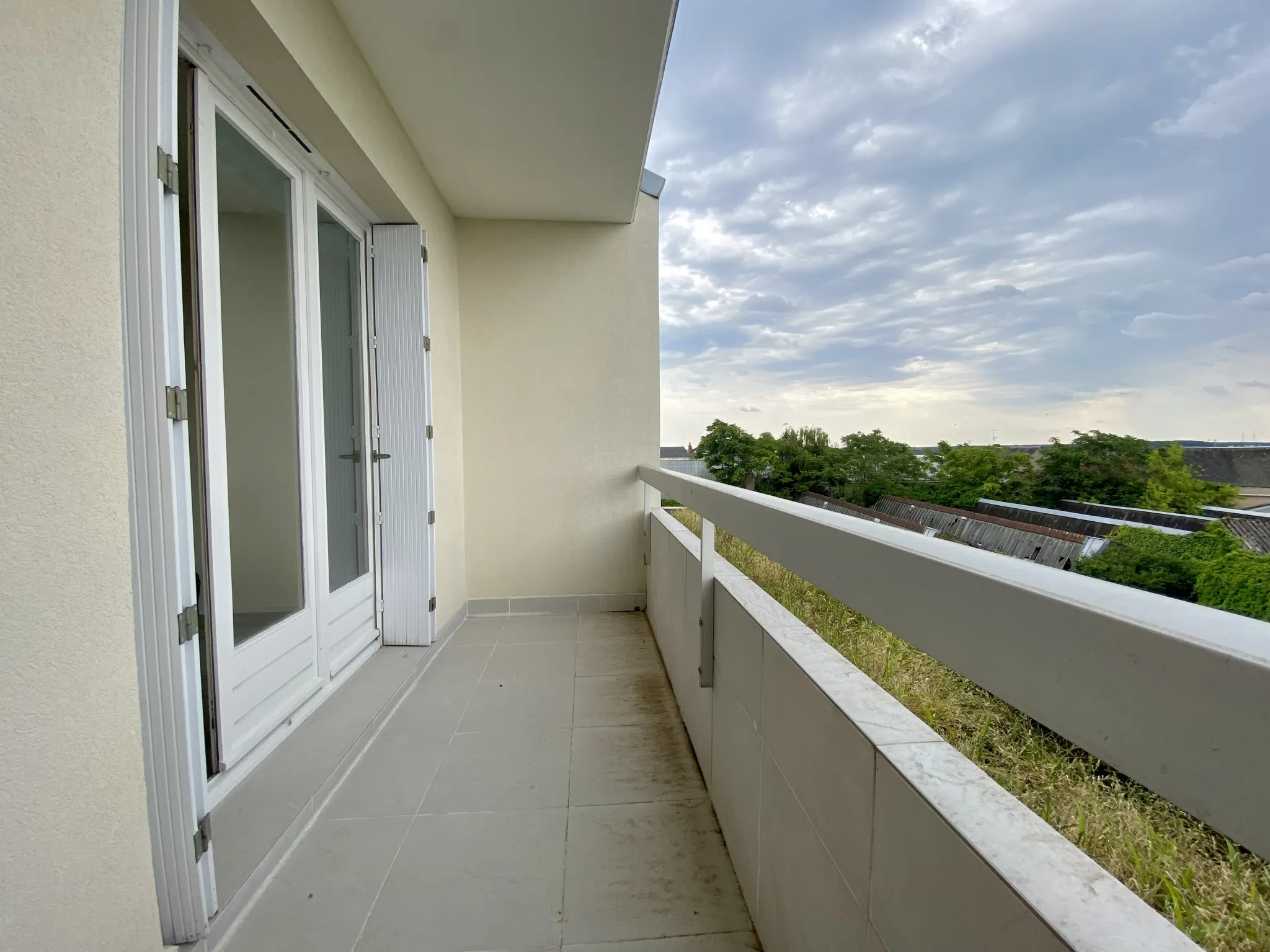 Appartement 3 pièces avec balcon en résidence sécurisée - Vierzon 