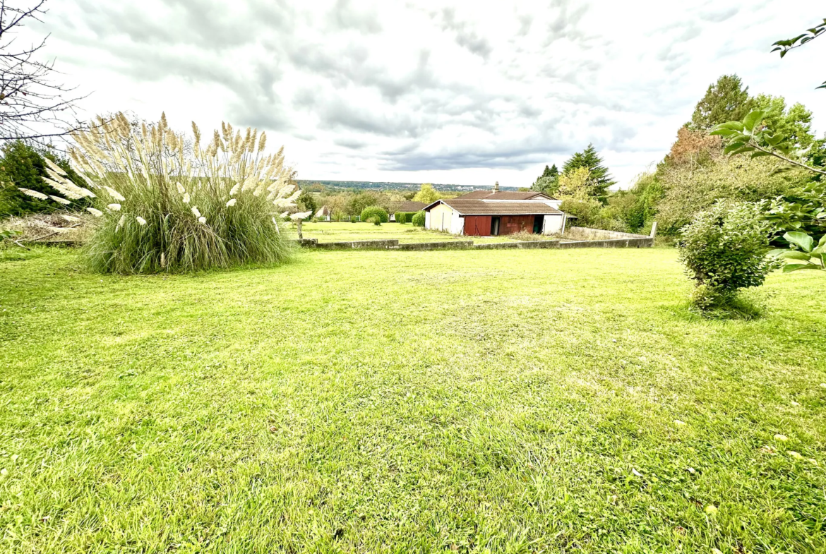 Maison de plain pied à rénover avec terrain constructible à Abrest 