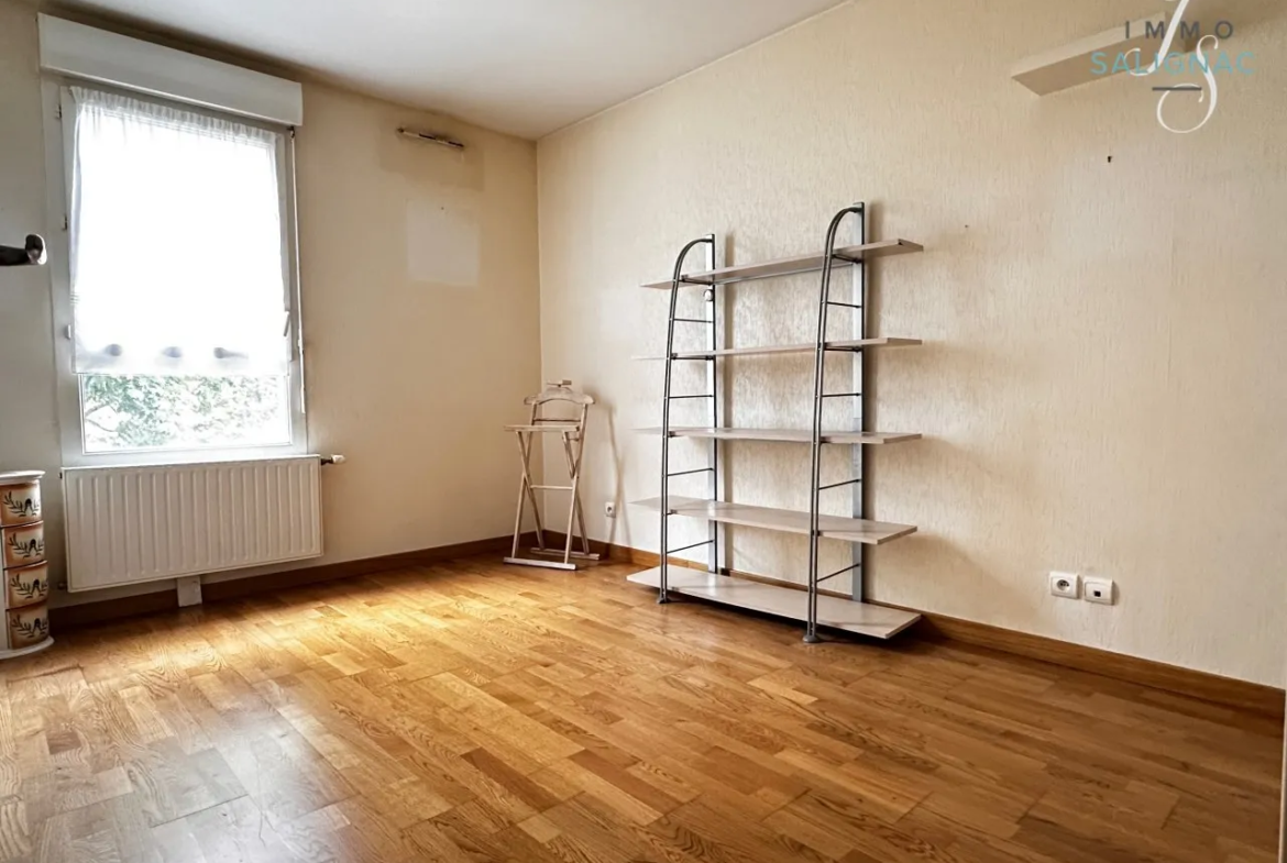 Appartement T3 moderne de 65 m² avec terrasse à Péronnas 