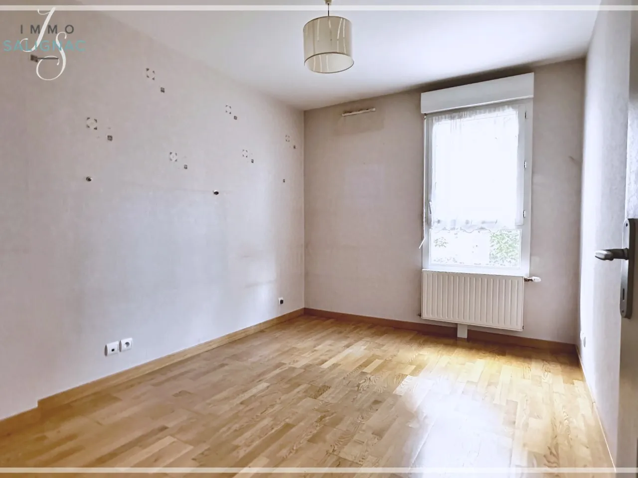 Appartement T3 moderne de 65 m² avec terrasse à Péronnas 