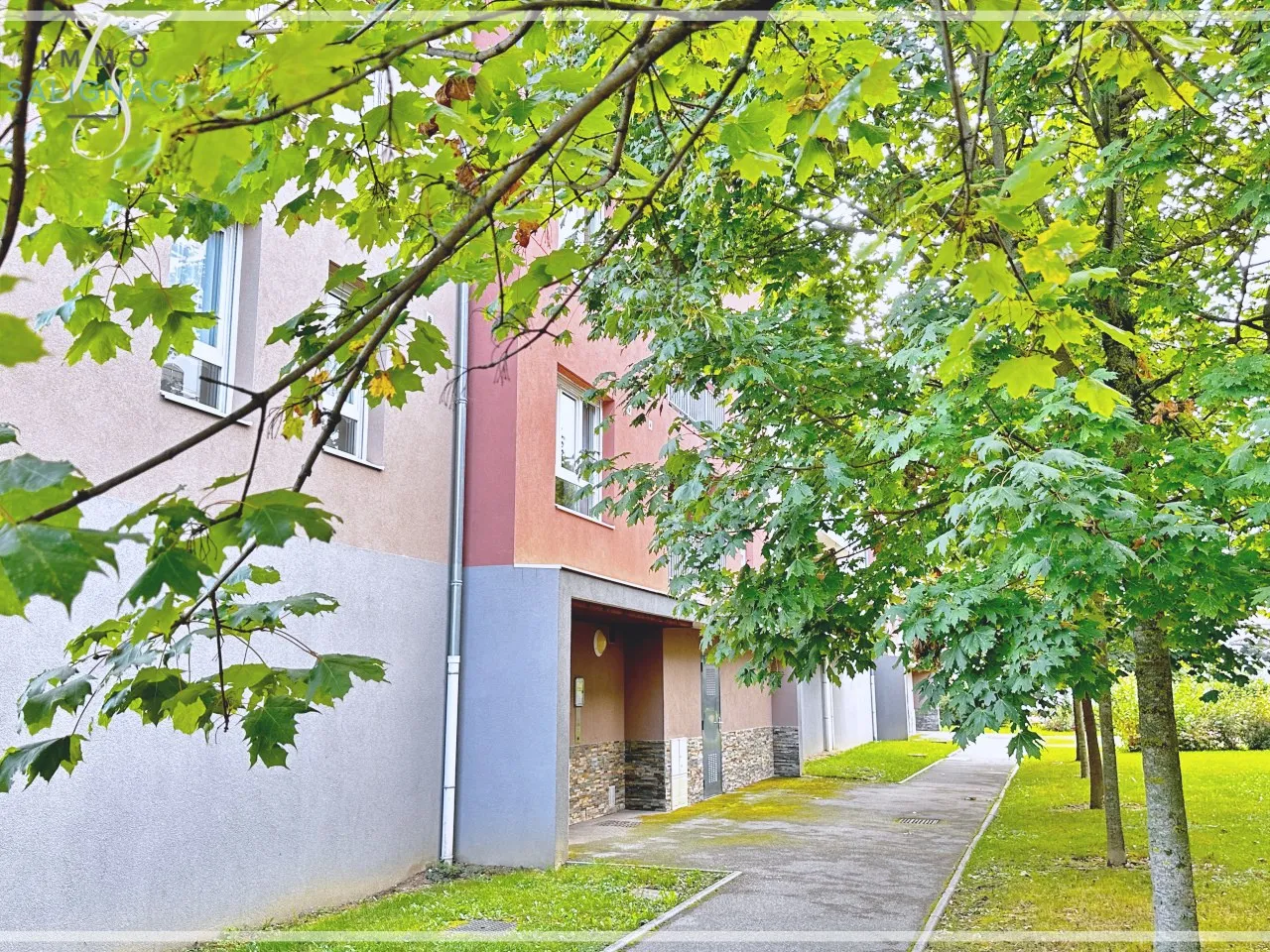 Appartement T3 moderne de 65 m² avec terrasse à Péronnas 