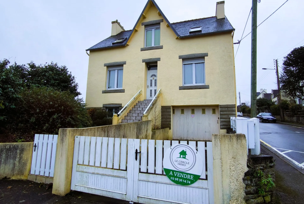 Maison familiale à Châteauneuf-Du-Faou avec jardin 