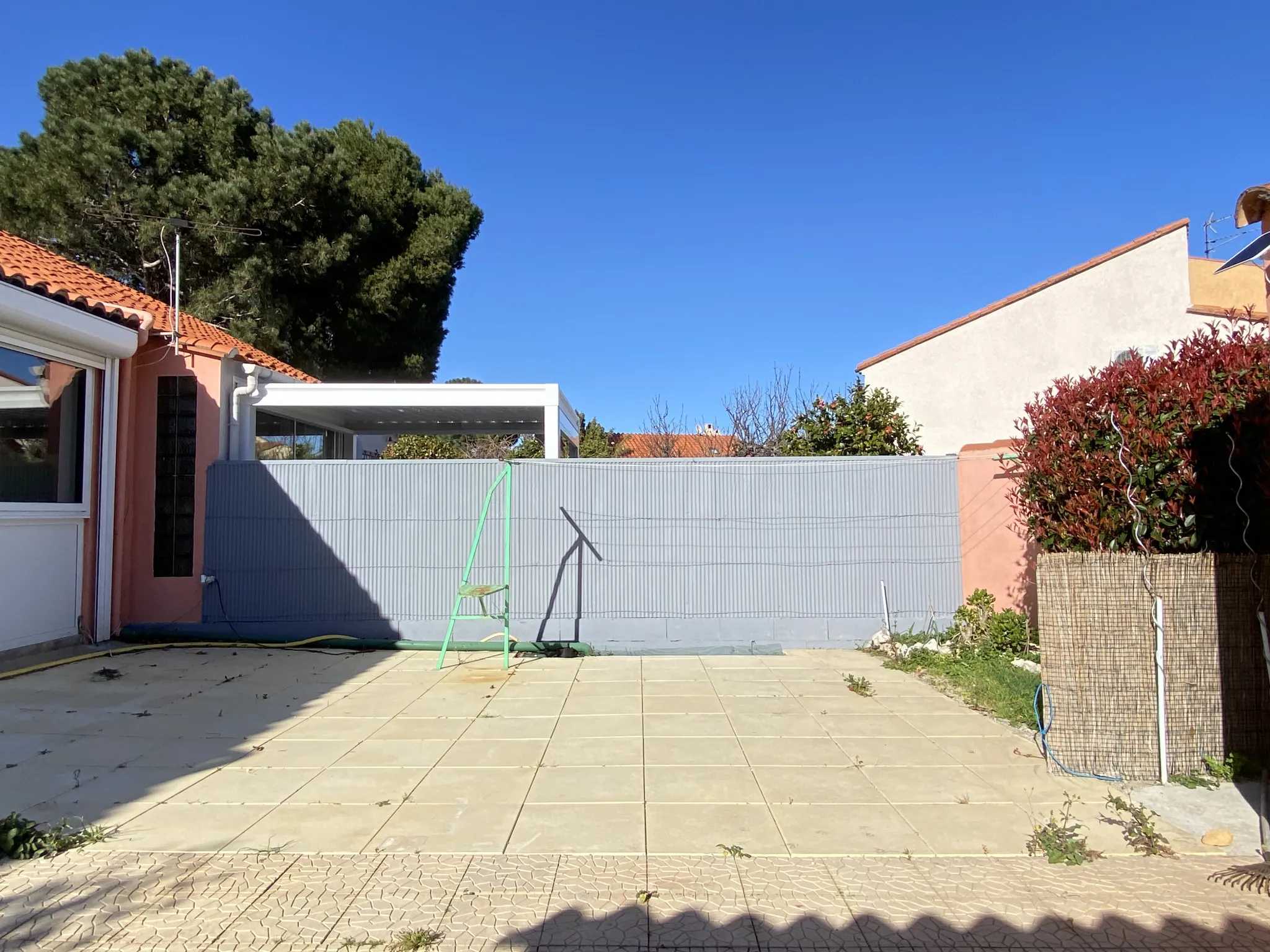 Villa 2 faces avec jardin et garage à Bompas, proche de Perpignan 