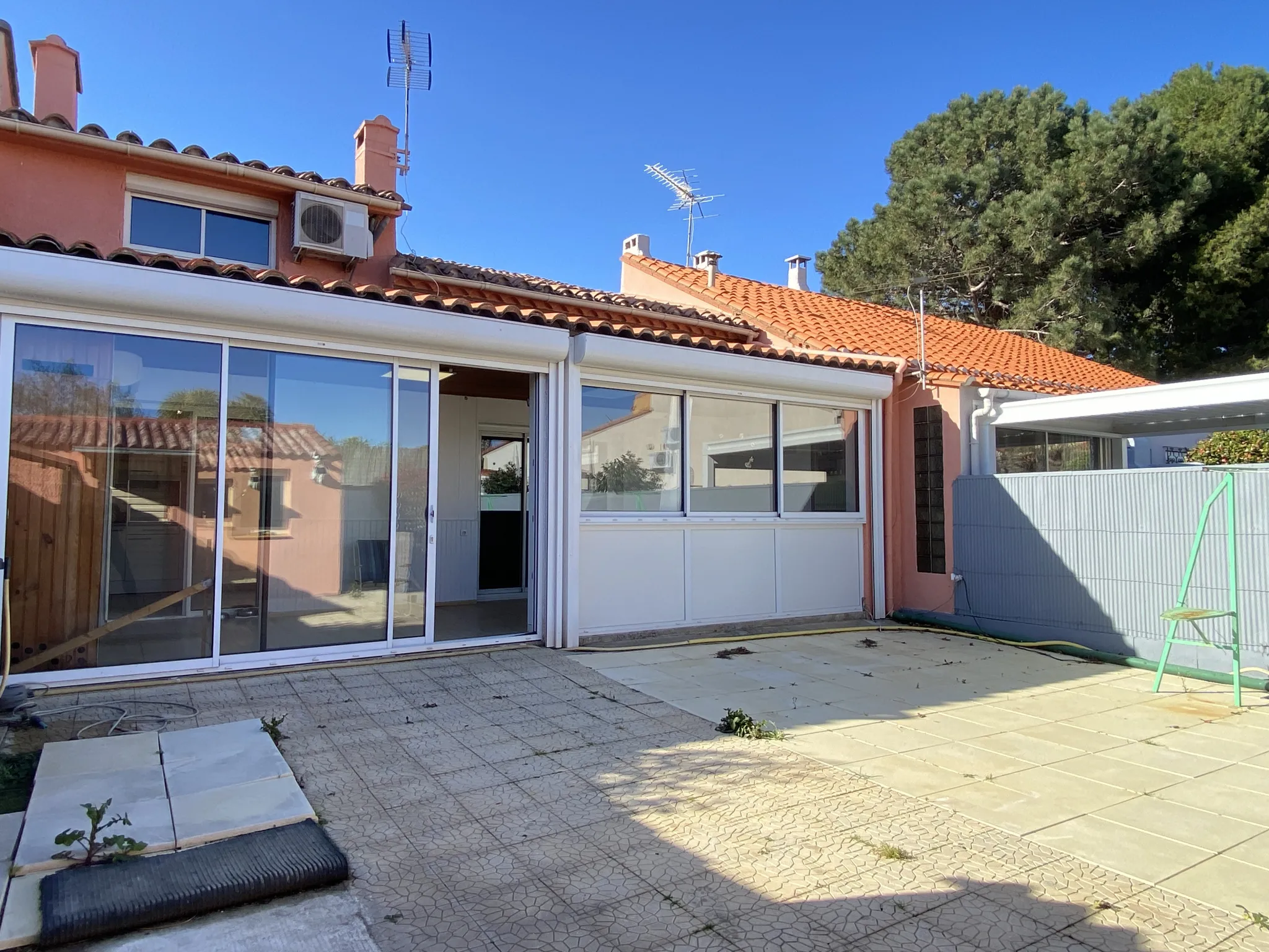 Villa 2 faces avec jardin et garage à Bompas, proche de Perpignan 