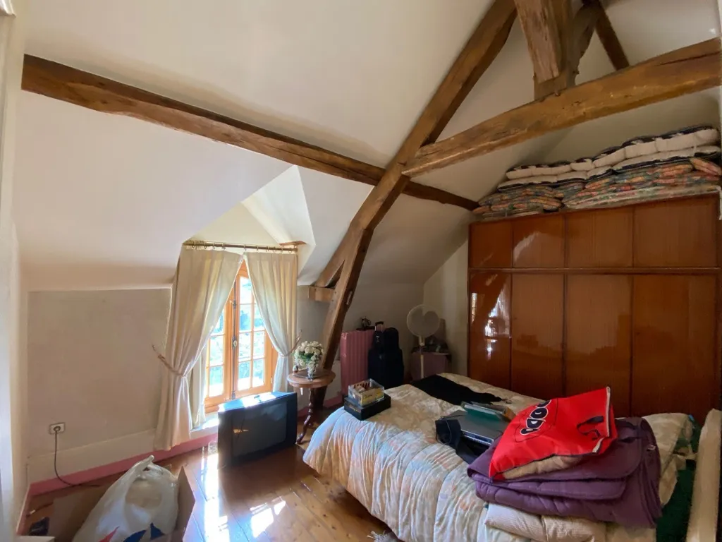 Fermette indépendante à vendre à Sergines, 3 chambres, jardin de 1277 m² 