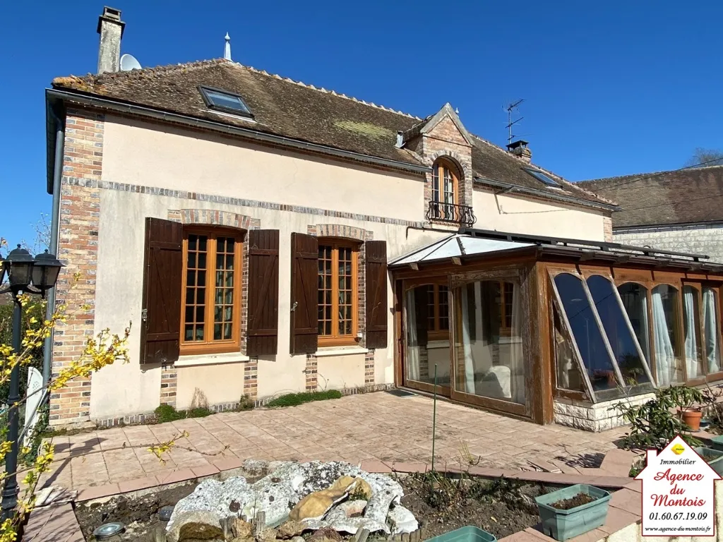 Fermette indépendante à vendre à Sergines, 3 chambres, jardin de 1277 m² 