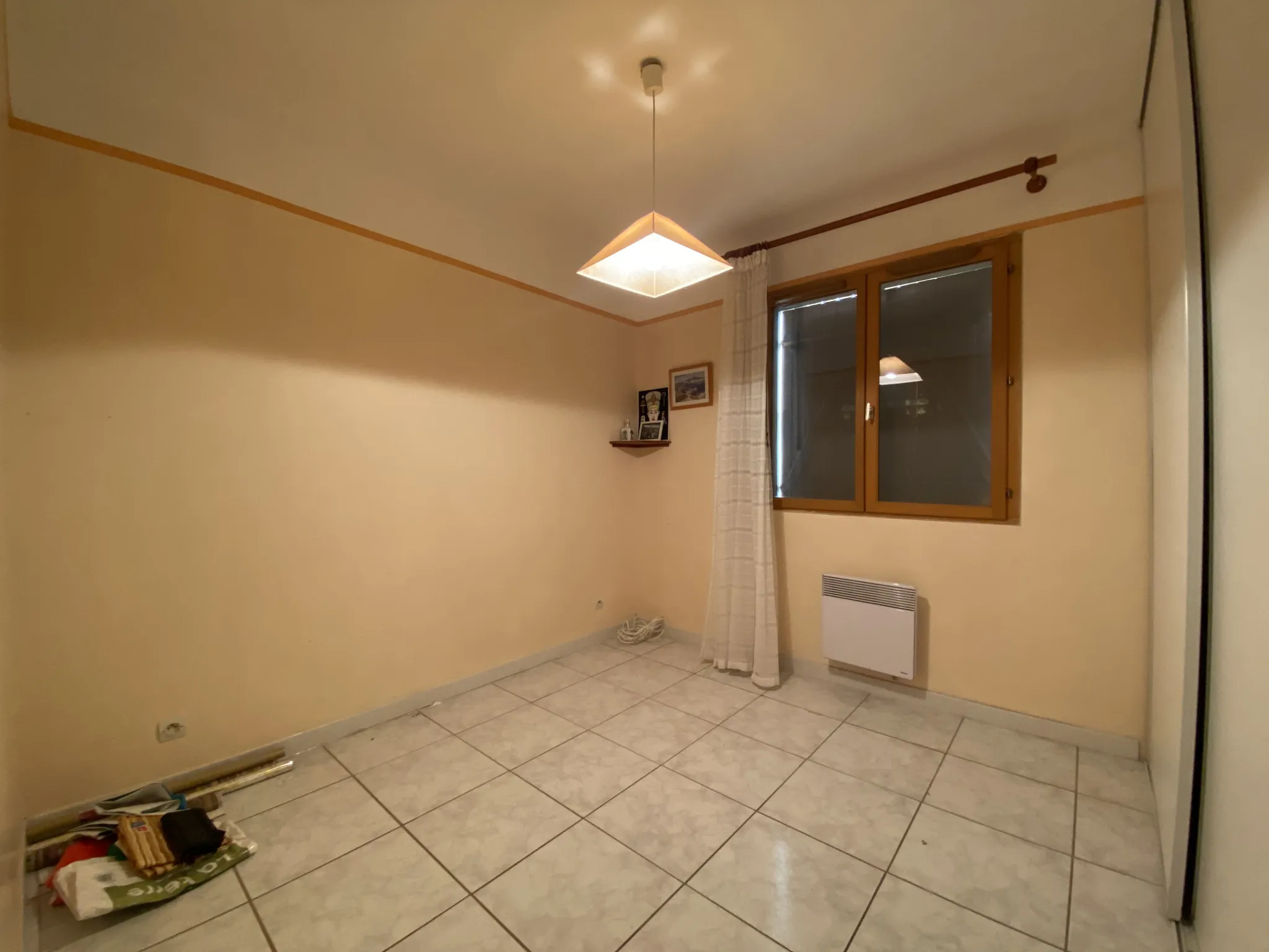 À vendre : Maison de plain-pied avec 3 chambres et garage à Vias 