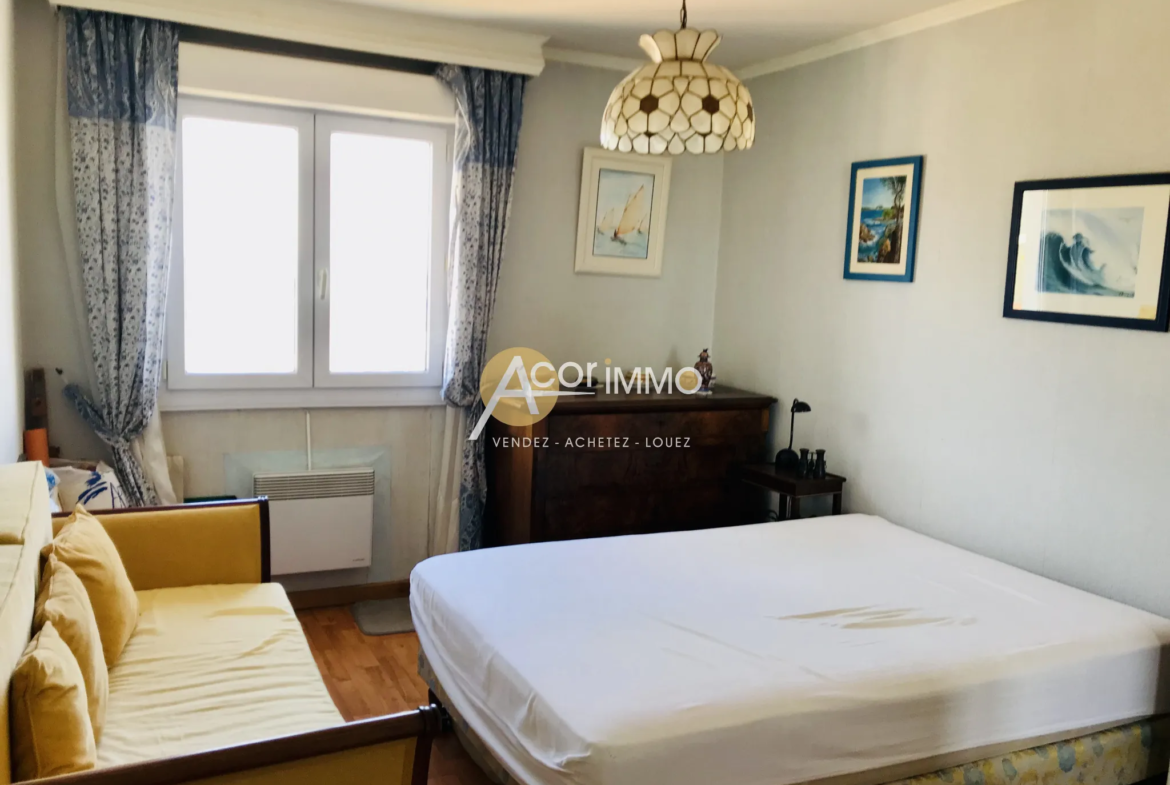 Appartement Lumineux 88m2 avec Place de Parking et Cave à La Seyne-sur-Mer 