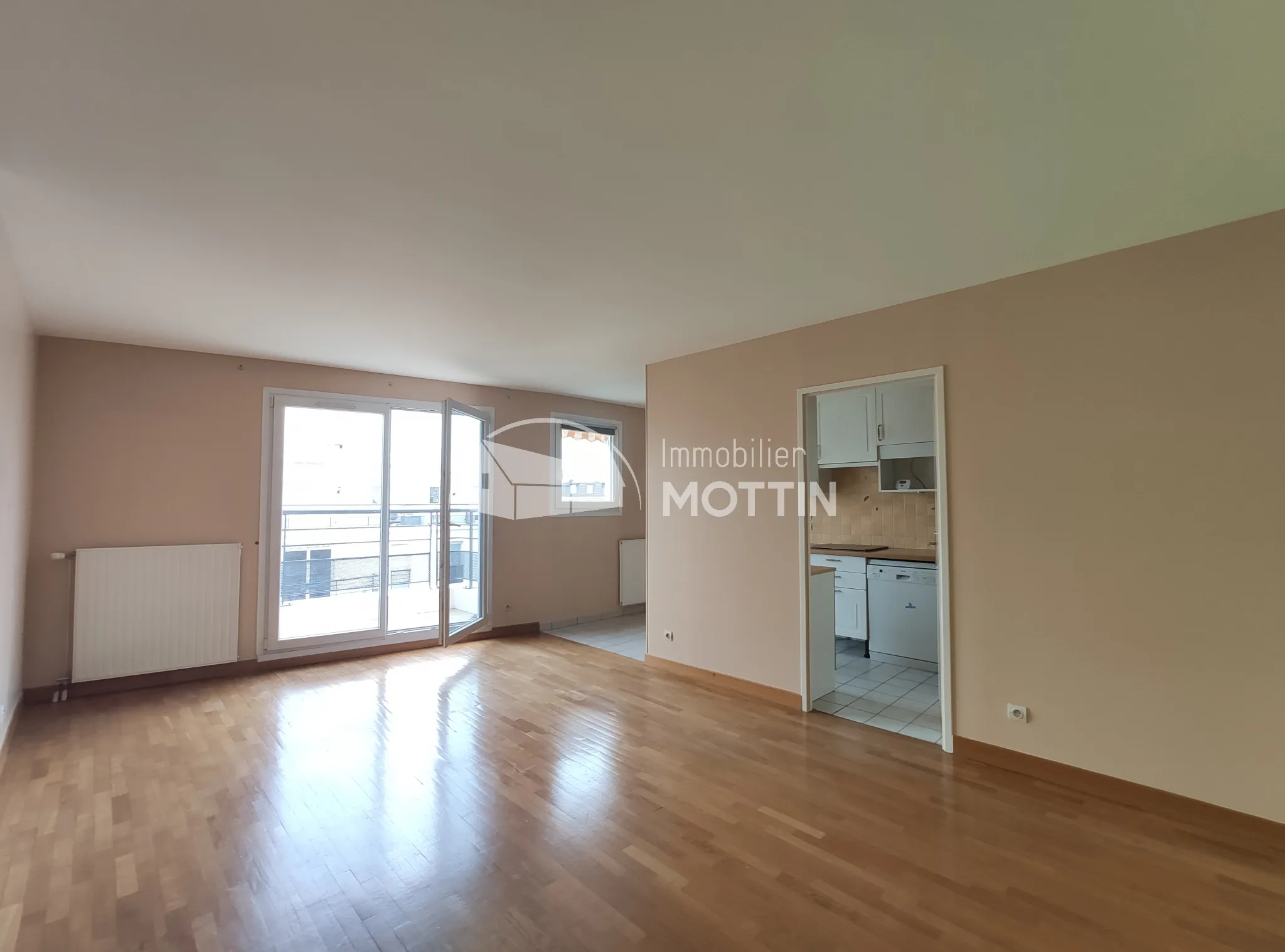 Appartement F3 dernier étage avec balcon à Vitry-sur-Seine 