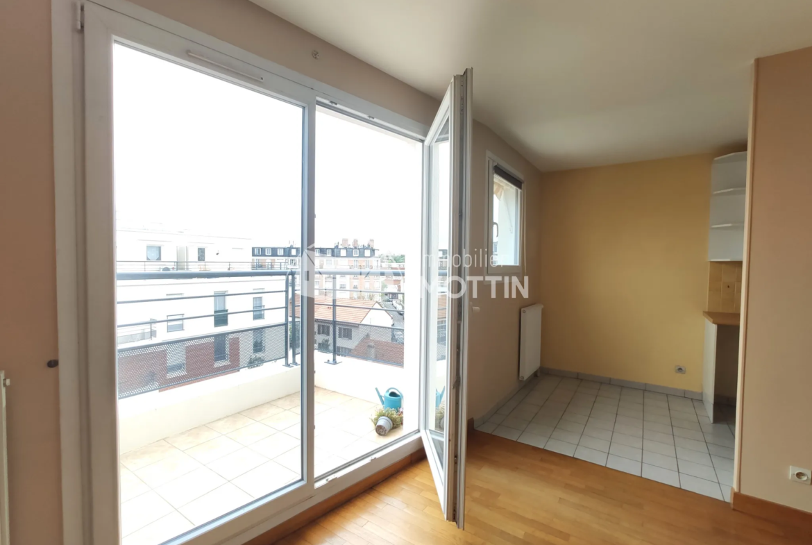 Appartement F3 dernier étage avec balcon à Vitry-sur-Seine 