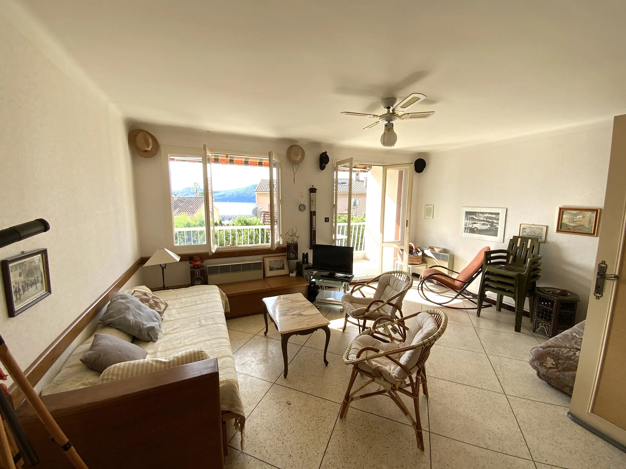 Appartement avec vue mer à vendre à Saint Cyr sur Mer 