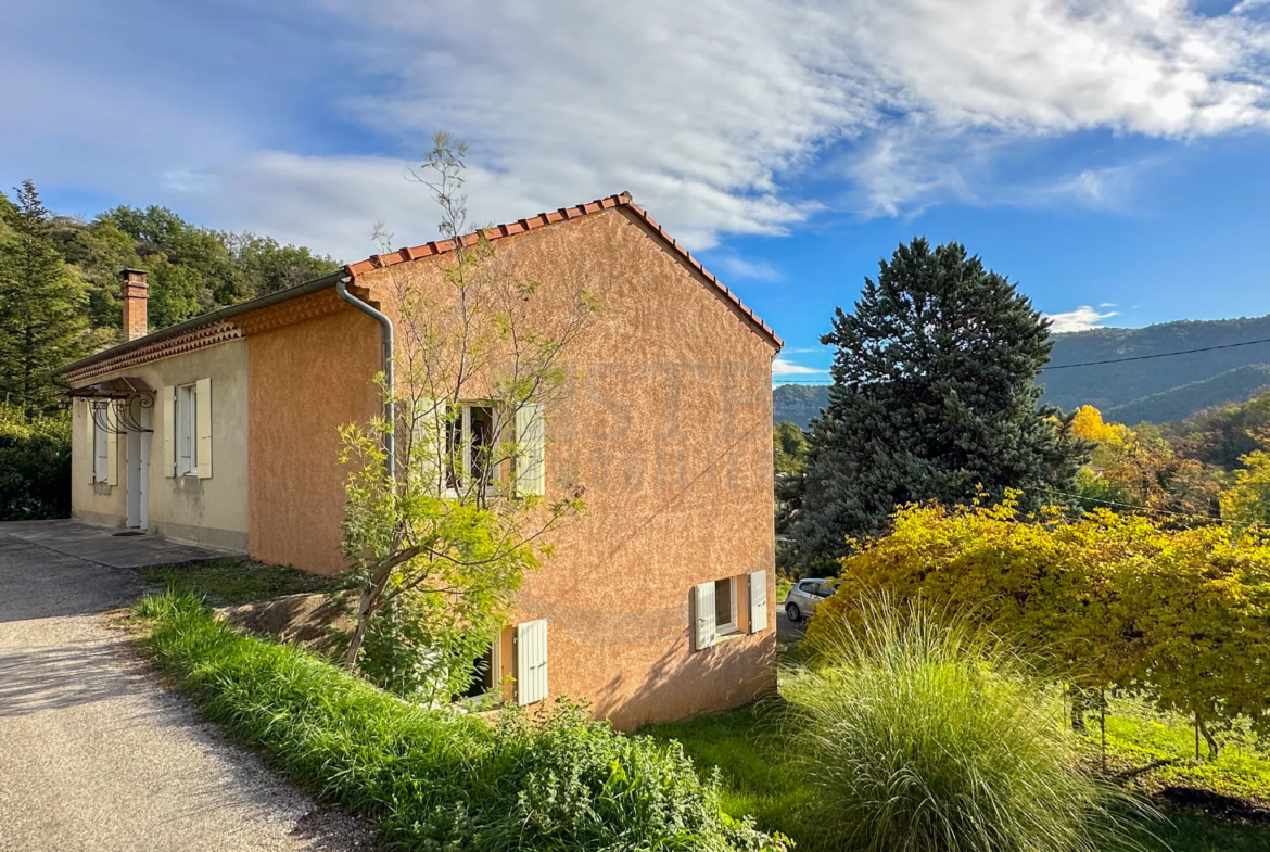 Maison spacieuse de 106m² avec terrain de 2546m² à Coux 