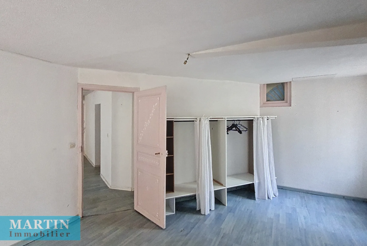 Vente de 2 appartements T2 et T4 à Ceret, centre historique 