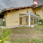 Maison ancienne de 150 m² avec 4 chambres à Pont de Vaux, cour et dépendances