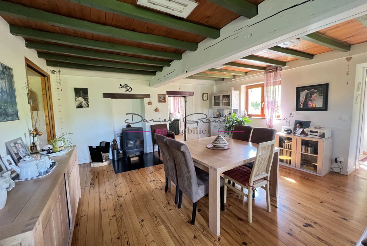 Charmante maison en pierre à Amplepuis - 180 m² habitables 