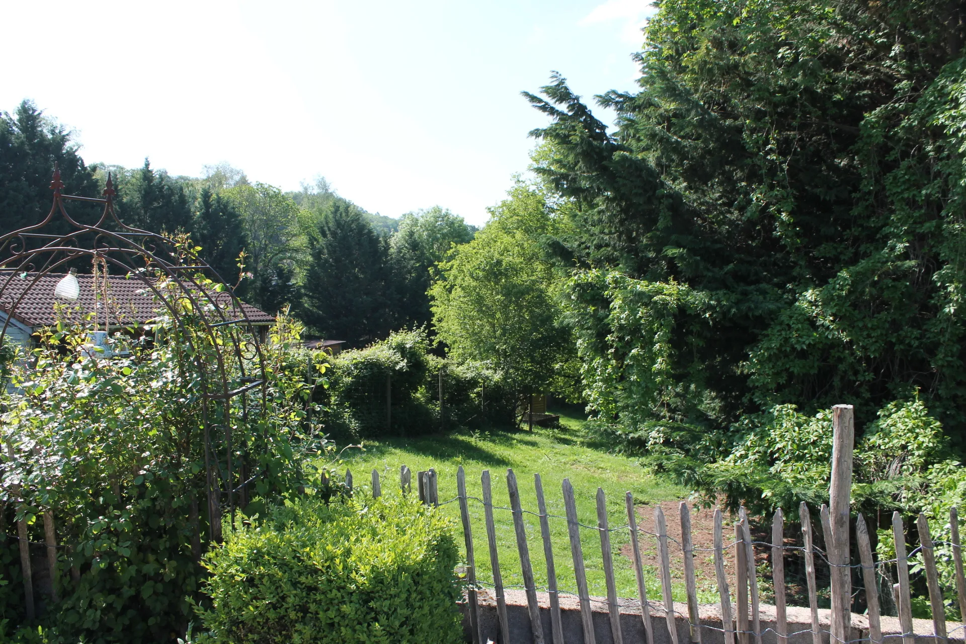 Echassières - Maison de Campagne avec Gîte sur 3200 m² 