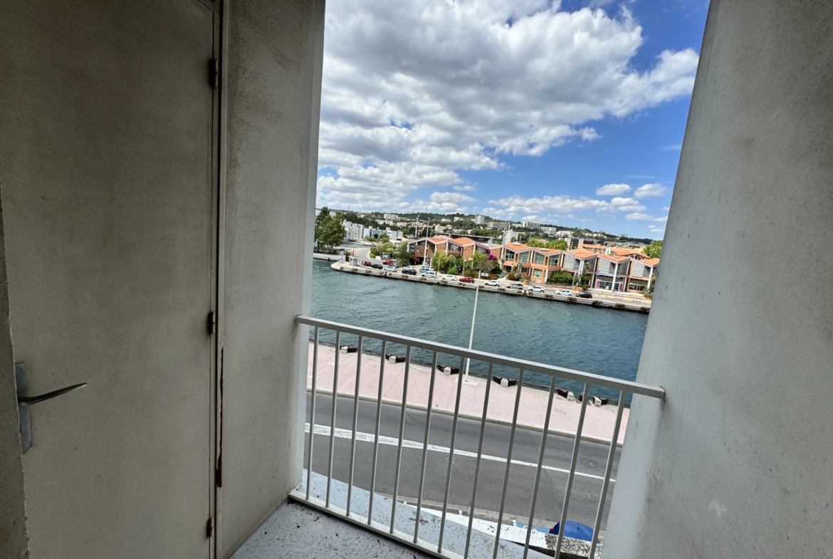 Appartement T4 à Martigues avec Balcons et Vue sur l'Étang 