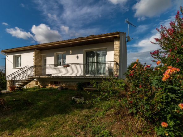 Maison à Corme-Royal avec Jardin de 780 m2 et 4 Chambres