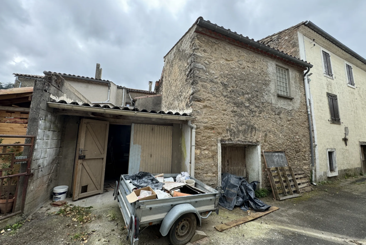 Maison de village avec garage et remise à Limoux 