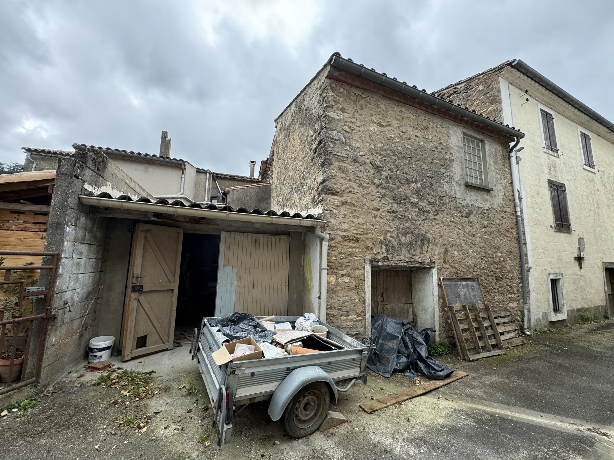 Maison de village avec garage et remise à Limoux 