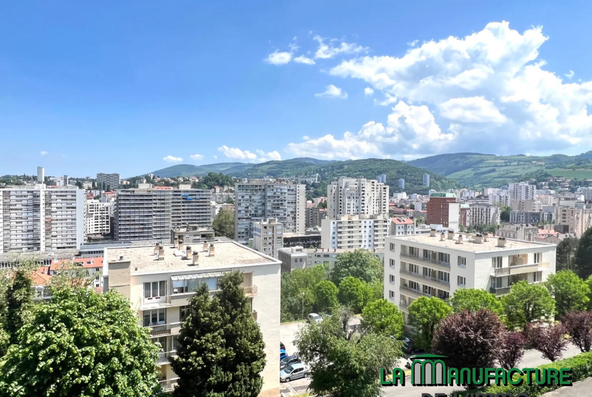 À vendre : appartement F3 à Saint-Étienne avec balcon et vue dégagée 