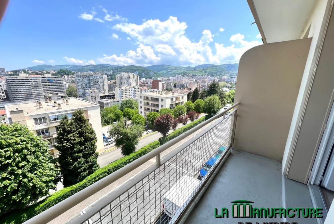 À vendre : appartement F3 à Saint-Étienne avec balcon et vue dégagée 